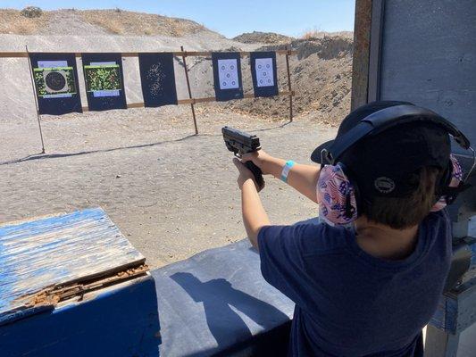 10yr old with 9mm