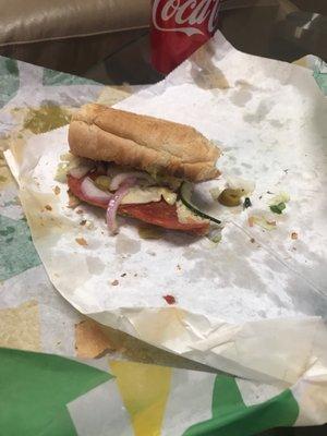 I left a review, I suggest no one goes here. Worst subway in all of Long Beach!