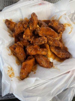 Amount of sauce on wings perfect.