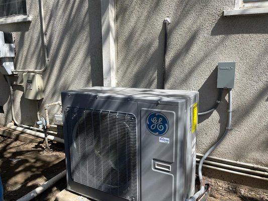 GE SLIM CONDENSER HEATPUMP install, we also offer westinghouse Arcoaire Beretta Carlyle
 CIAT Riello Noresco
 Tempstar Toshiba and totaline.