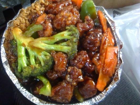 L10 General Tso's Chicken $6.75