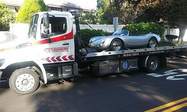 Our driver Carlos is a specialist in classic car towing