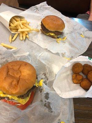 The picture just doesn't do justice to the size and freshness of these juicy burgers.