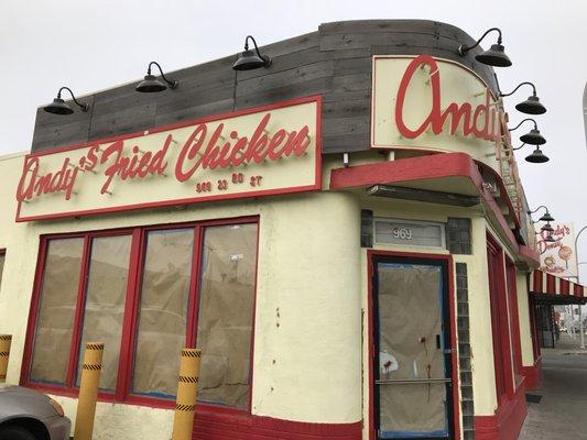 Exterior of Andy's Fried Chicken next to Andy's Donut Stop hopefully coming soon in Richmond.