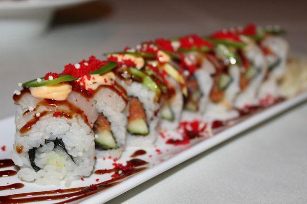 This roll had amazing texture variation from the snap of the jalapeño, crunch of the tempura flakes & chew of the rice