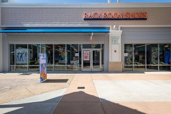 Exterior Shot of Store/Building (Wide Shot)