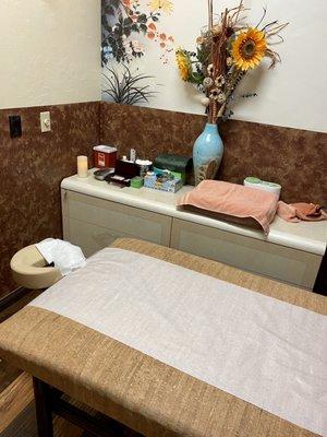 1 of the acupuncture rooms