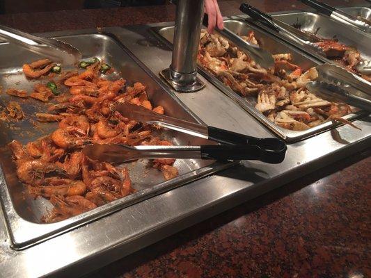 Fried shrimp (with peel) and fried crab (with shell)