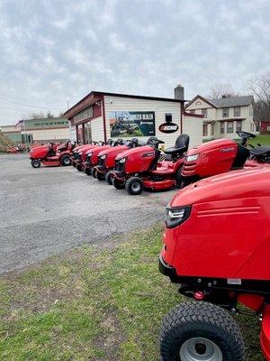 Simplicity and Snapper lawn tractors