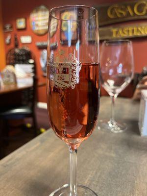 Delicious Sparkling Rose