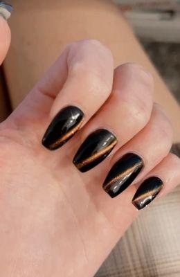 Cat eye nails