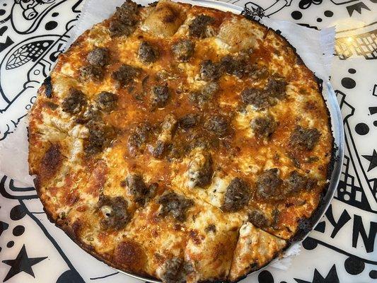 Tavern-style pizza (cheese and sausage)