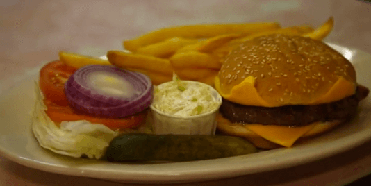 Cheeseburger deluxe with French fries