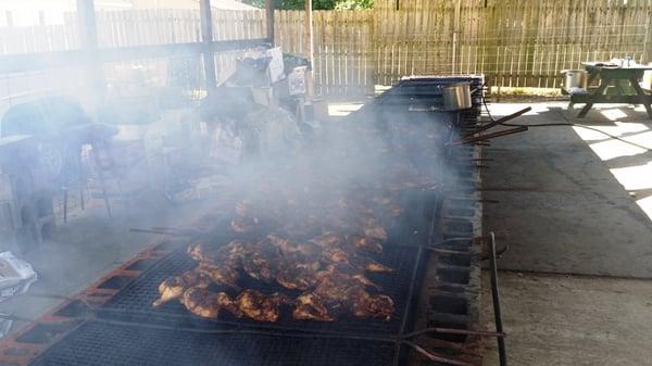 1/2 Bar-B-Q Chicken Dinner is excellent. It's worth the drive.