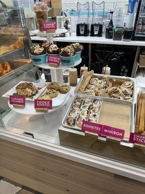 Cinnabon display