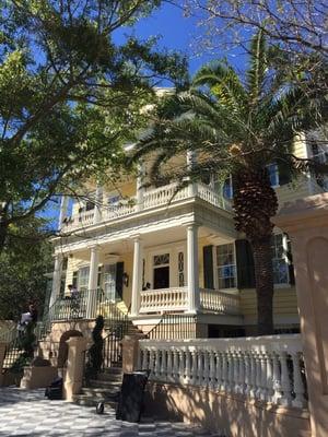 One of the many homes in Charleston bills in the early 1800's.