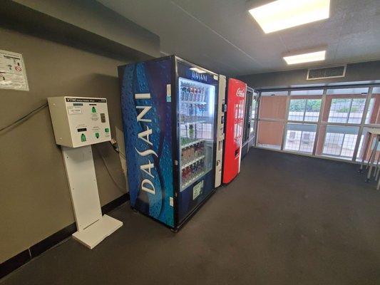 "Wifi Cafe" Vending Machines