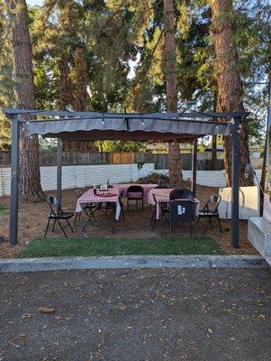 Dining area to the side of the food truck :)