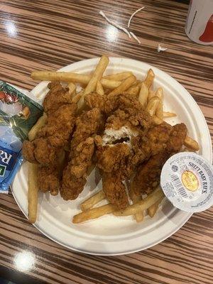 chicken tenders with fries