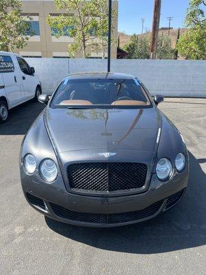 Windshield replacement on Bentley Continental Coupe