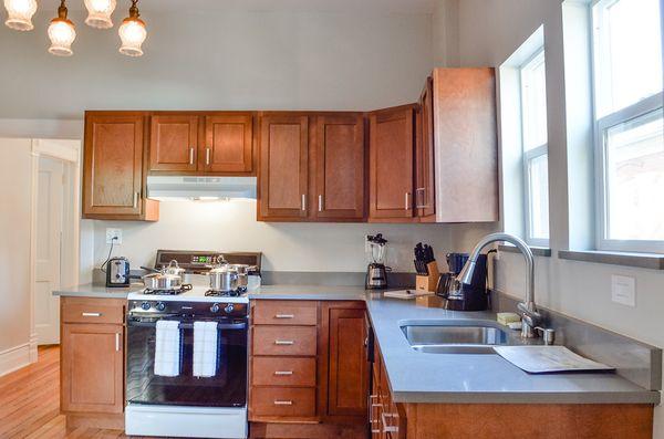 Fully stocked Kitchen w/Quartz Countertops