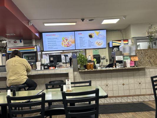 Ordering counter screen menu shows no price but they do have menus