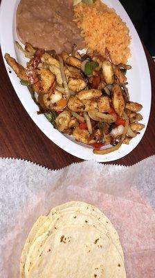 Chicken/shrimp fajita