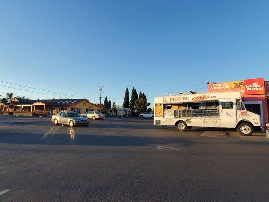 Parking lot (restaurant on the left, food truck on the right)