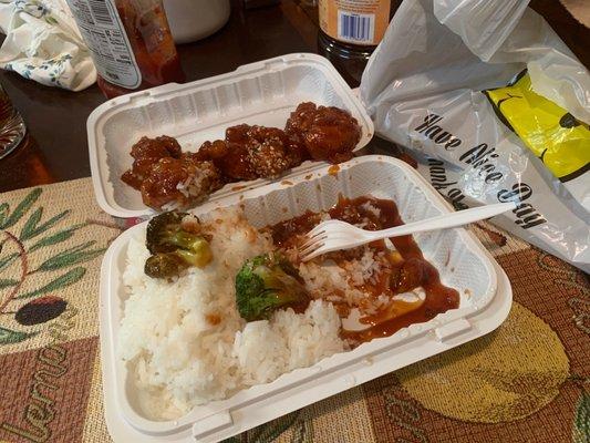 S1. Sesame Chicken with only 2 pieces oF broccoli