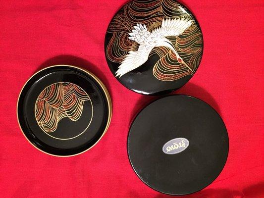 Japanese Toyo brand round melamine box with 6 small wasabi trays, beautiful white Swan design, great gift for $10!