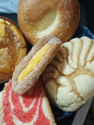 Concha and other pan dulce