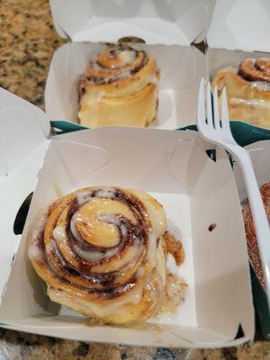 Medium size cinnamon rolls; it's a pass on this next time (2/18/22)