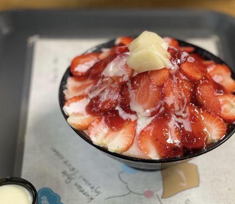 Strawberry bingsoo