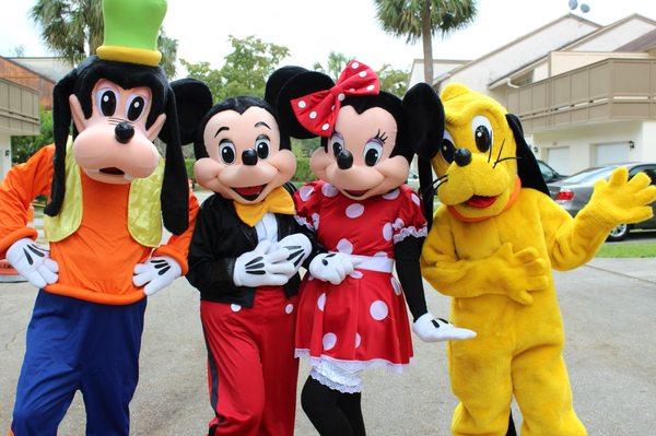 Mickey Mouse and clubhouse. Give us a call 954.696.3522. www.funbloomevents.com