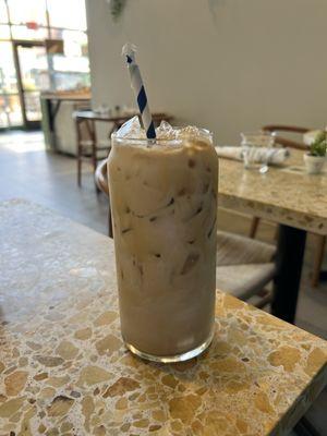 Iced Vanilla Latte - 20 oz