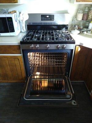 My newly installed gas range.