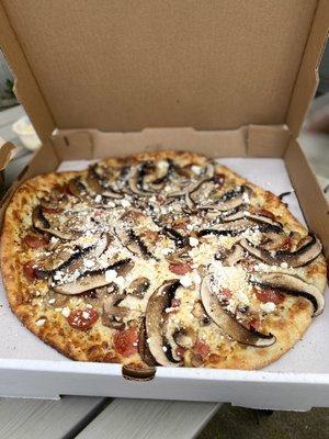 Mushroom  pizza w/ pepperoni