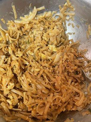 Pad Thai (noodles with a hint of red)