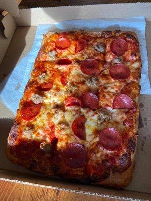 Sausage & Pepperoni pizza