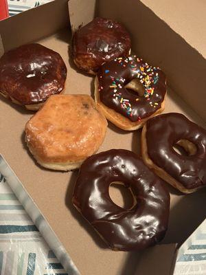 Boston cream - 2 Blueberry filled - 1 Chocolate sprinkles - 1 Chocolate iced donuts - 2