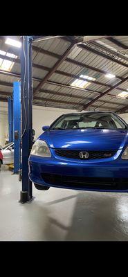 We service Honda like this beautiful example of an older SI.