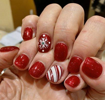 Beautiful festive nails for the holidays!  In Style Nails always does a fantastic job!  I highly recommend their salon!