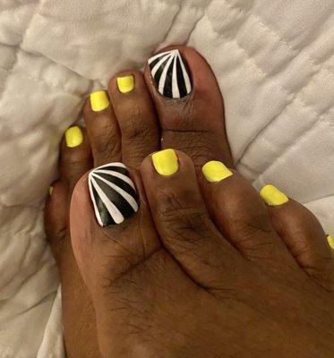 Pedicure with gel polish & design  by Kim