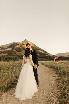 Extensions and style for lovely fall Bride