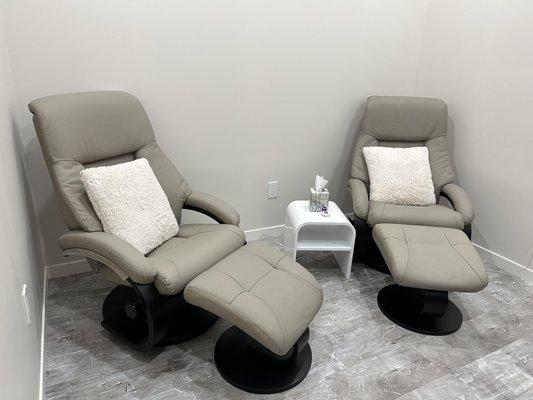 Treatment room, ideal for couples or a parent coming with their teenage patient