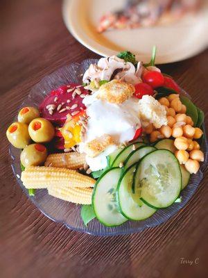 Mountain Mike's salad bar has an excellent selection of fresh ingredients.