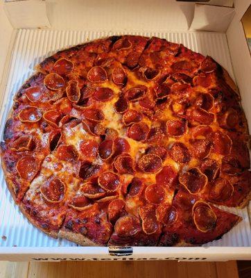 14" Pepperoni pizza