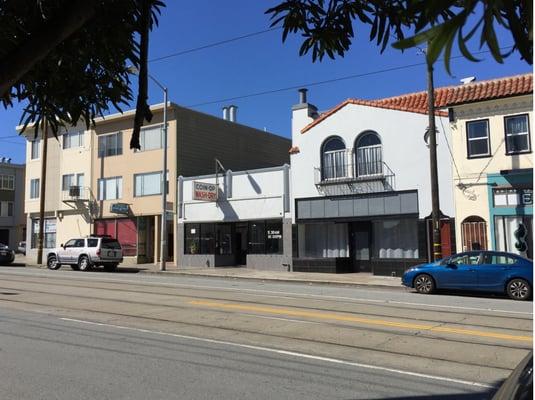 Plenty of free on street parking in a quiet neighborhood