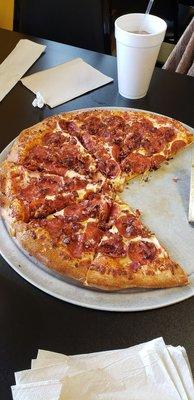 Great pizza! Bacon and pepperoni and great sauce but not over done on the sauce. Crust was awesome!