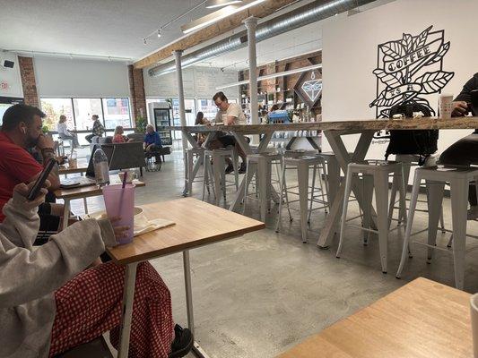 Restaurant lounge area. Workspaces, tables.